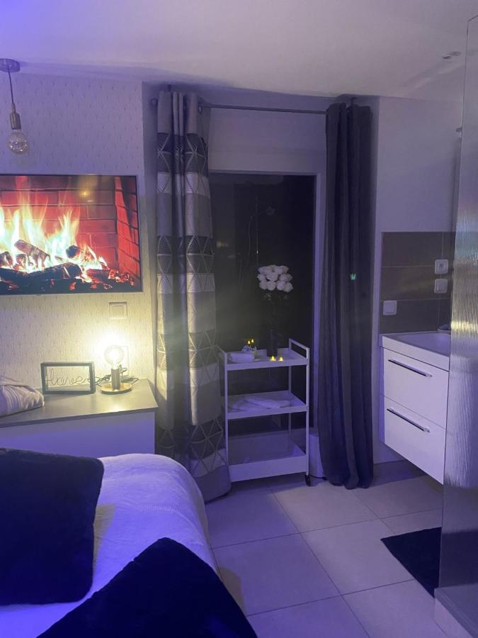 La Suite De Charme Du Mas De La Fontaine De Jonquier Avec Spa Privatif Séguret Exteriör bild