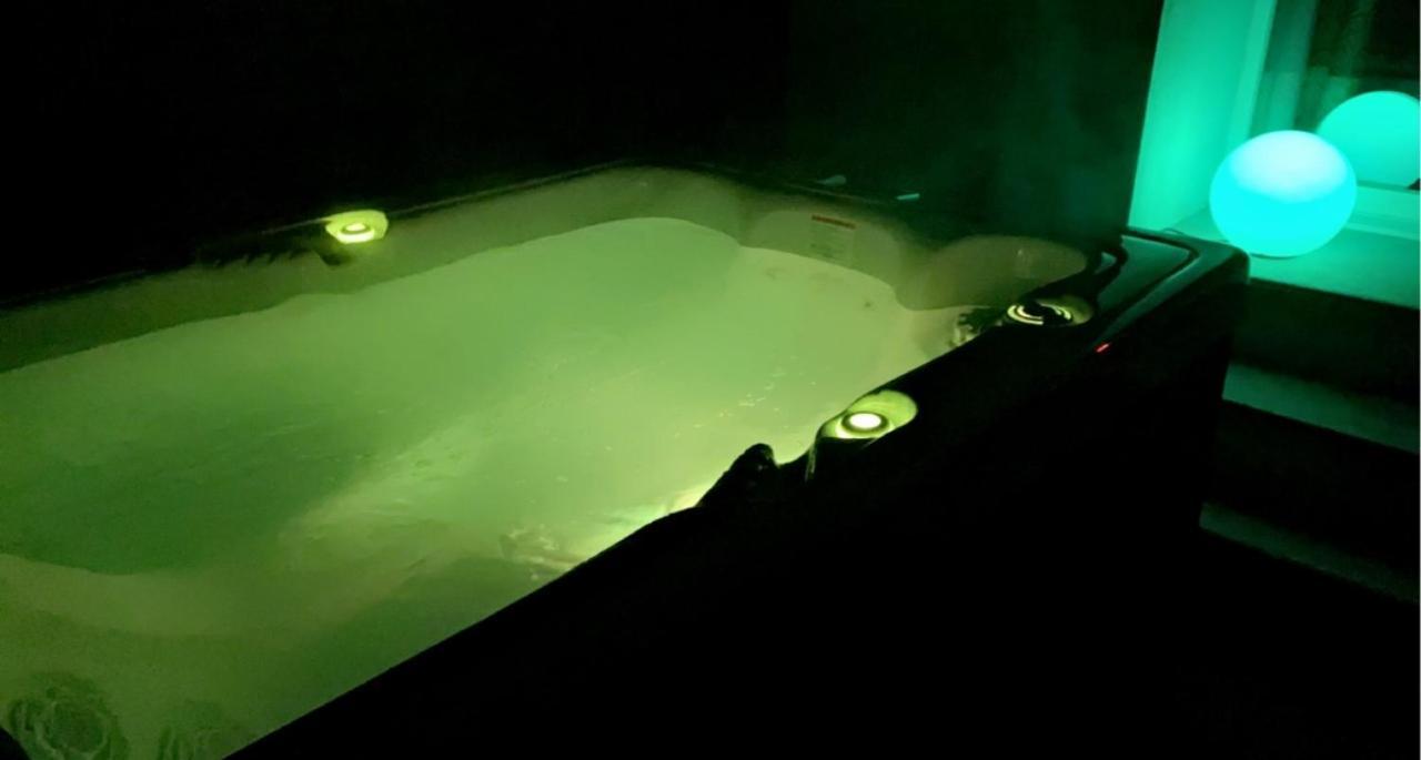 La Suite De Charme Du Mas De La Fontaine De Jonquier Avec Spa Privatif Séguret Exteriör bild