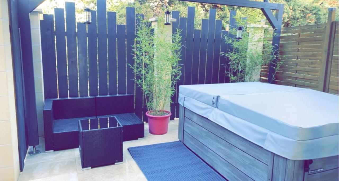 La Suite De Charme Du Mas De La Fontaine De Jonquier Avec Spa Privatif Séguret Exteriör bild