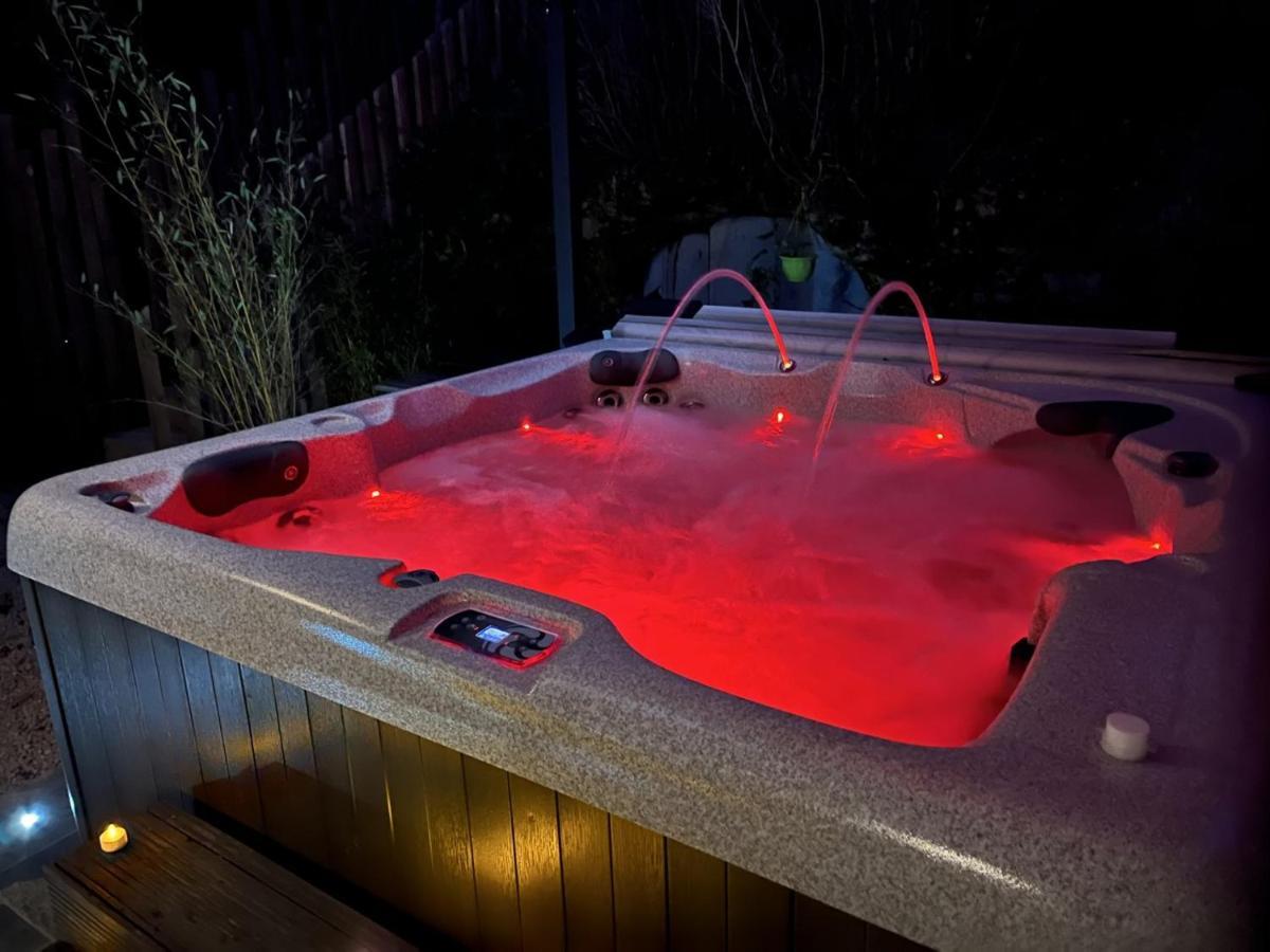 La Suite De Charme Du Mas De La Fontaine De Jonquier Avec Spa Privatif Séguret Exteriör bild
